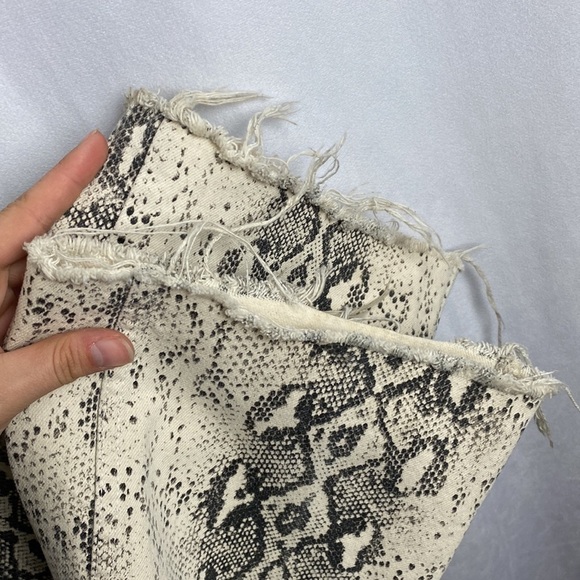 ZARA 90s Wide Leg White Snake Print Pants Jeans High Waist Python - Size 4 - Picture 9 of 12